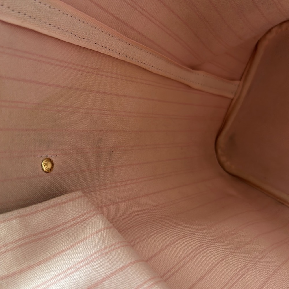Louis Vuitton MM Neverfull - Picture 13 of 14